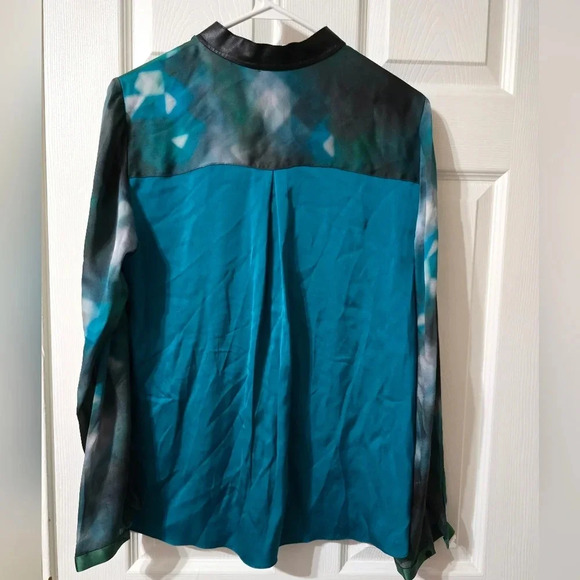 Elie Tahari 100% Silk Chelsea Blouse w/ Lamb Leather Trim, Button Front, EUC! - Picture 8 of 10